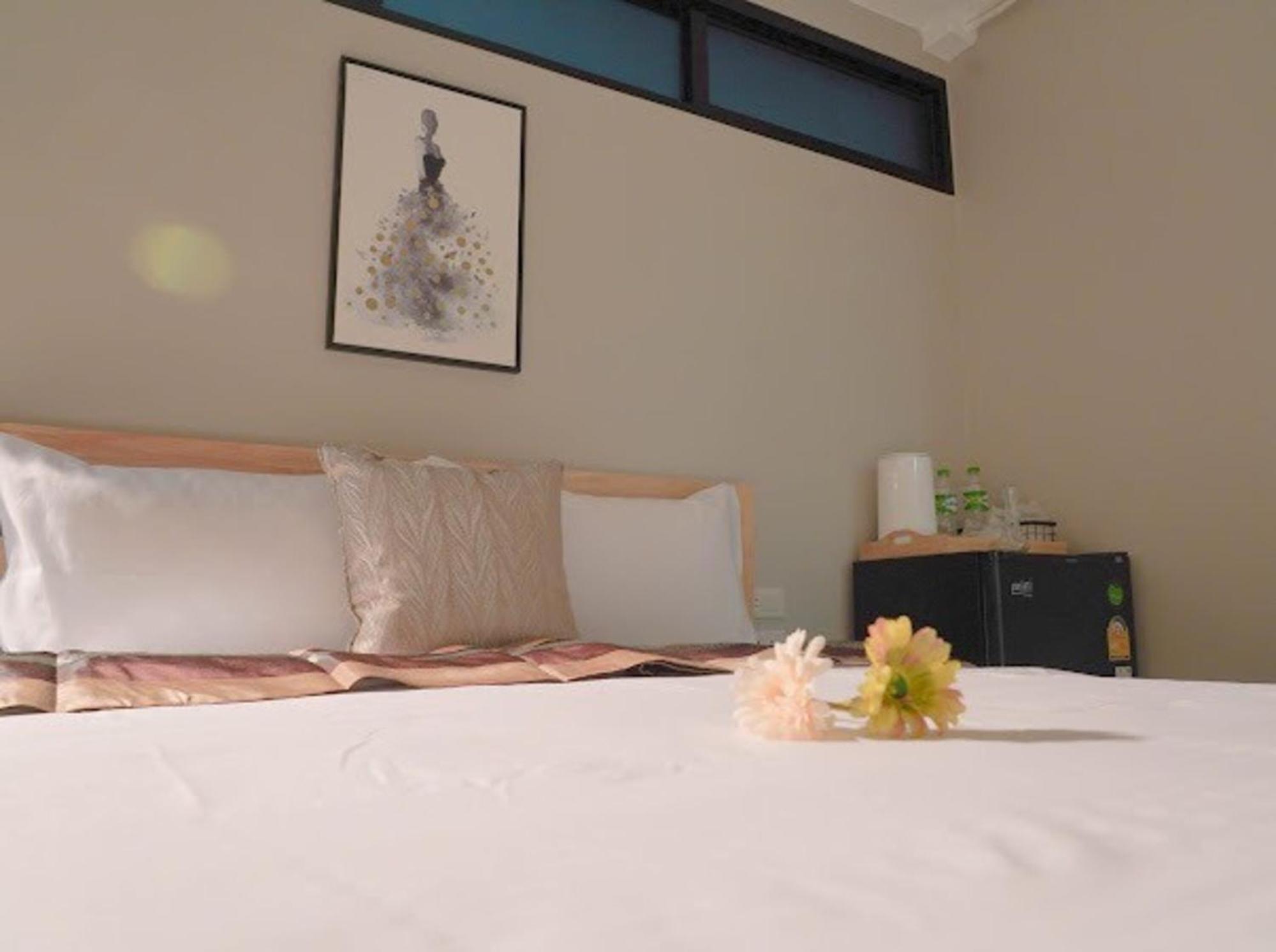 Bnb98 Silom Hotel Bangkok Exterior photo