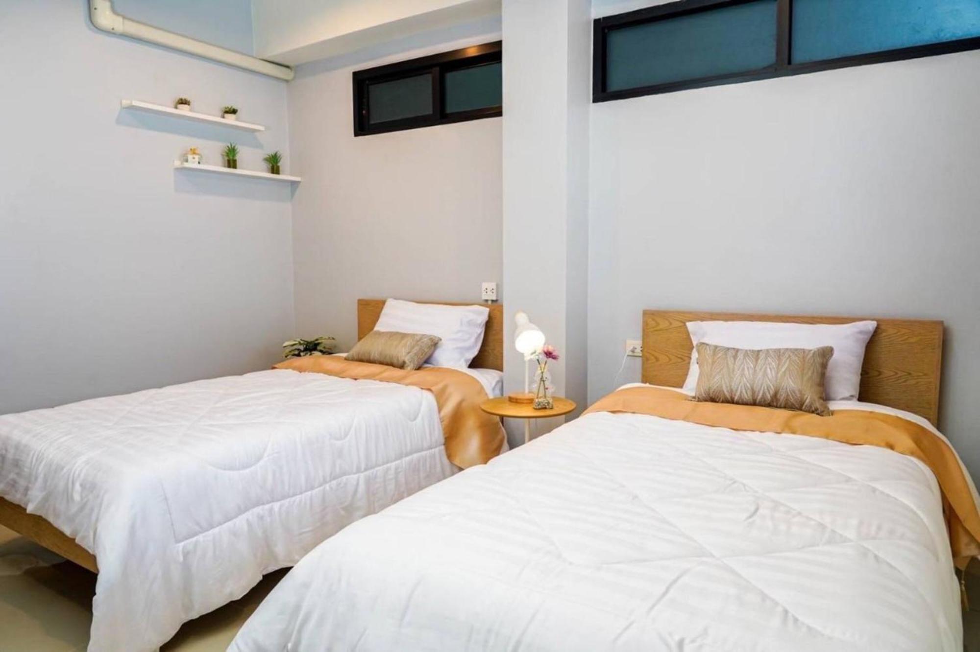 Bnb98 Silom Hotel Bangkok Exterior photo