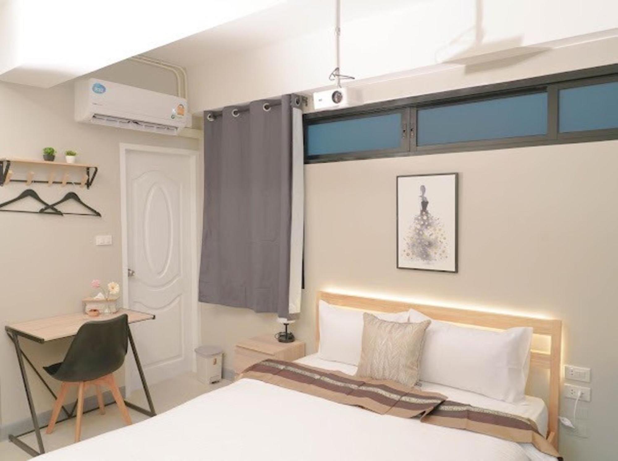 Bnb98 Silom Hotel Bangkok Exterior photo