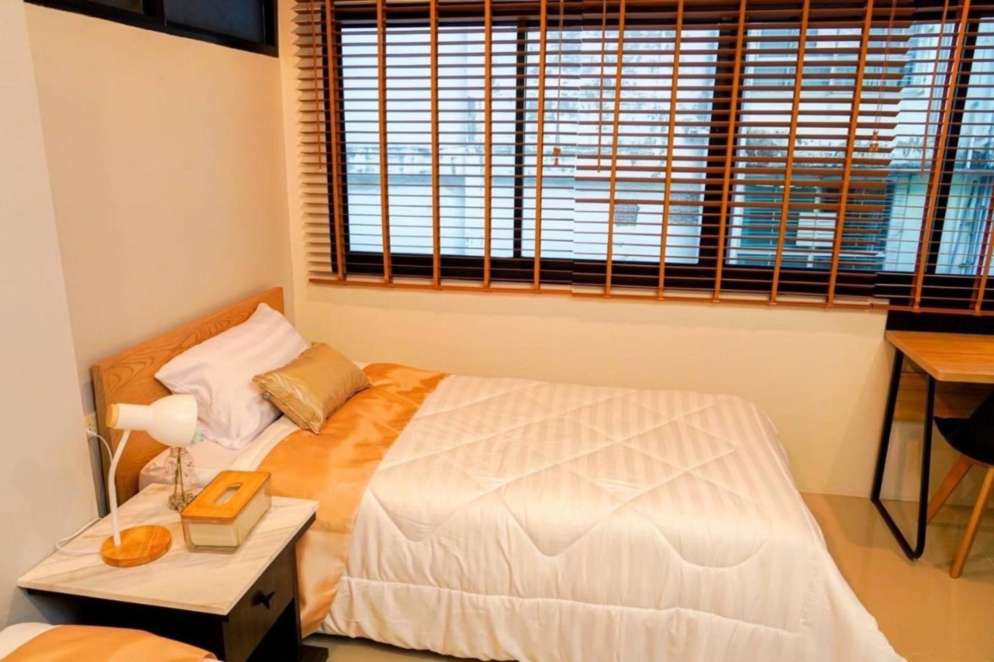Bnb98 Silom Hotel Bangkok Exterior photo