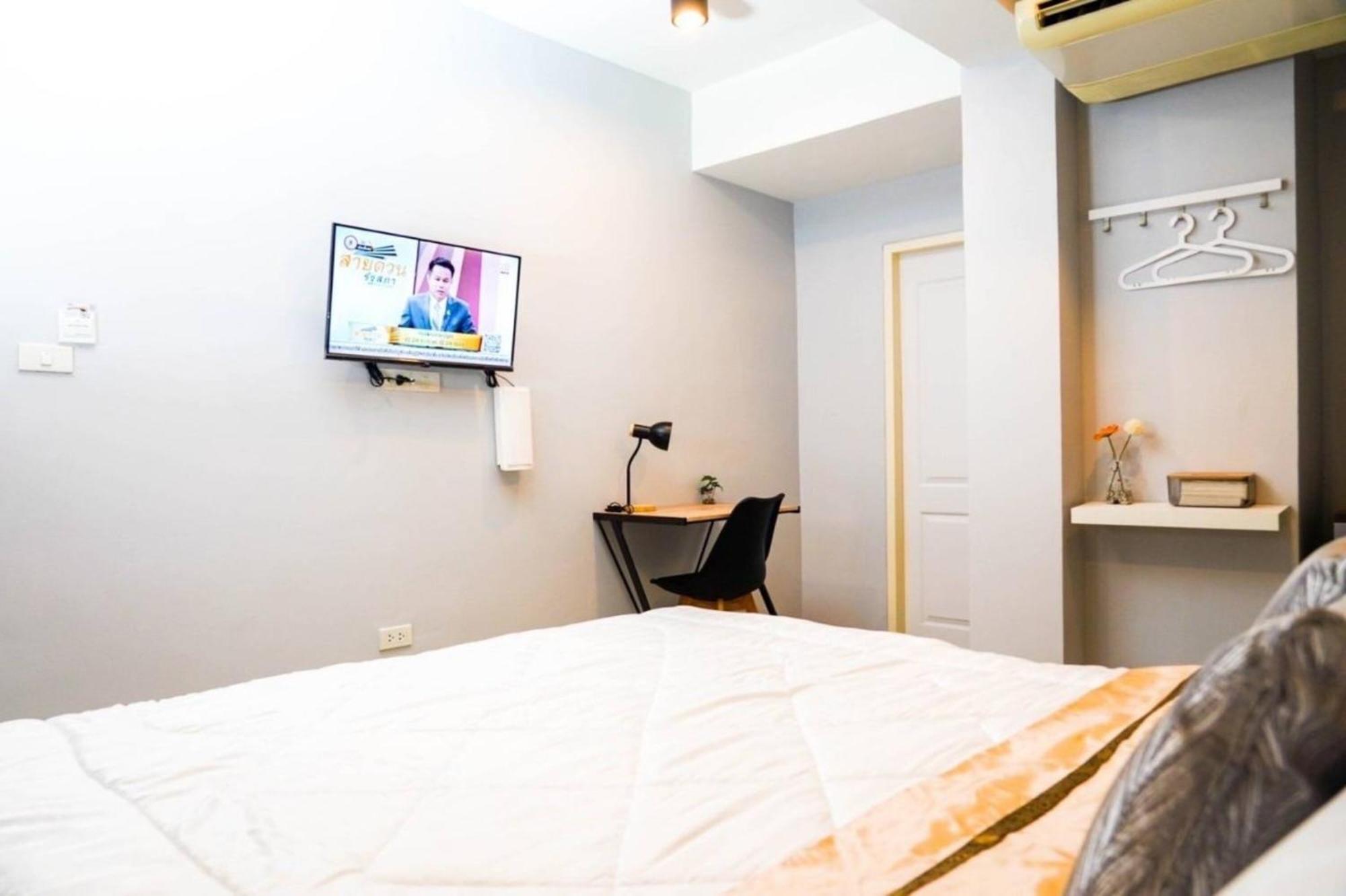 Bnb98 Silom Hotel Bangkok Exterior photo